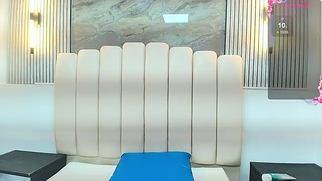 agatha fit online show from December 18, 2025, 1:11 am