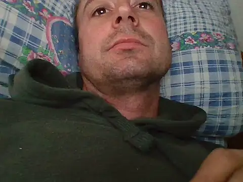 Snapshot of Johnny__85 chatting on October 12, 2025, 10:38 am Johnny 85 online show from October 12, 2025, 10:38 am