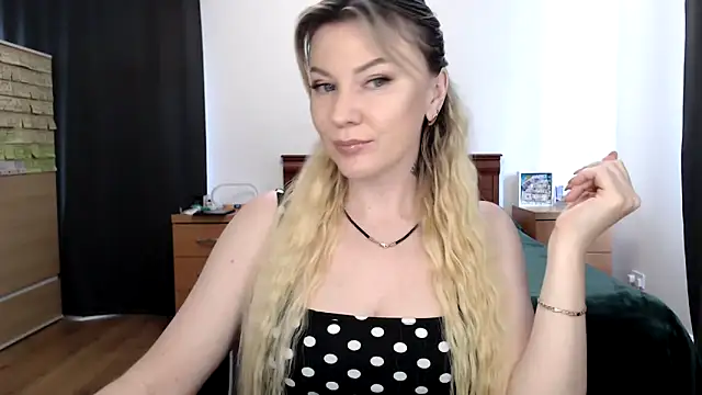 Snapshot of ParadiseAlina chatting on September 24, 2025, 1:28 pm ParadiseAlina online show from September 24, 2025, 1:28 pm