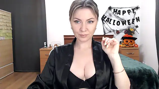 Snapshot of ParadiseAlina chatting on October 28, 2025, 7:24 pm ParadiseAlina online show from October 28, 2025, 7:24 pm