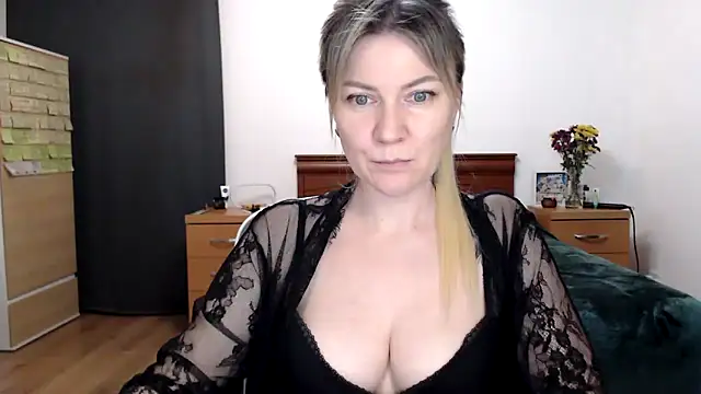 ParadiseAlina online show from November 6, 2025, 8:24 pm