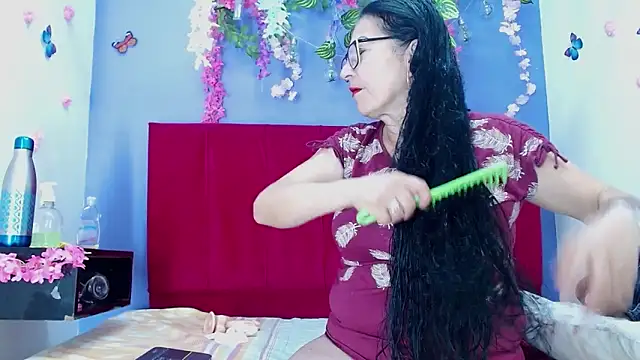 andrealopezcm101 online show from September 20, 2025, 11:26 am