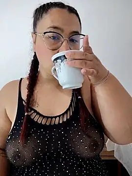 Freyacooper online show from November 28, 2025, 11:43 am