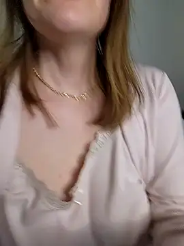 eliseelise0000 online show from February 23, 2026, 2:57 am