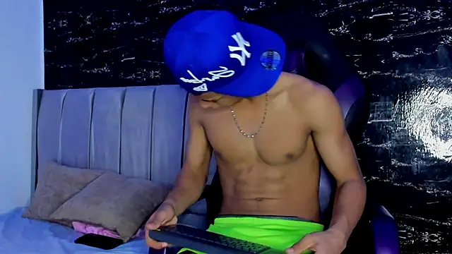 Snapshot of Jhos_Smith chatting on September 29, 2025, 4:19 am Jhos Smith online show from September 29, 2025, 4:19 am