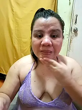 Snapshot of hotlyn45 chatting on September 23, 2025, 5:03 am hotlyn45 online show from September 23, 2025, 5:03 am