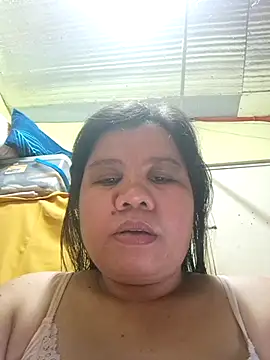 Snapshot of hotlyn45 chatting on October 16, 2025, 11:29 am hotlyn45 online show from October 16, 2025, 11:29 am