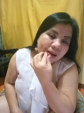 Snapshot of hotlyn45 chatting on October 18, 2025, 1:24 pm hotlyn45 online show from October 18, 2025, 1:24 pm