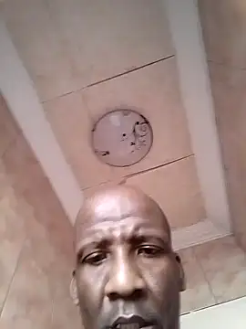 Snapshot of longdickson12345 chatting on October 2, 2025, 5:33 am longdickson12345 online show from October 2, 2025, 5:33 am