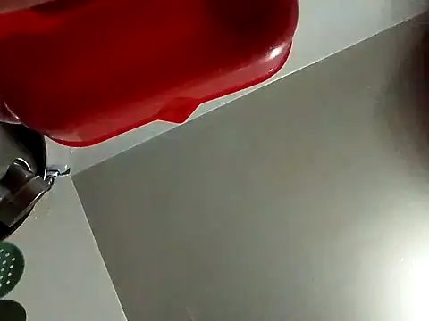 Snapshot of Maniakone chatting on October 18, 2025, 12:40 pm Maniakone online show from October 18, 2025, 12:40 pm