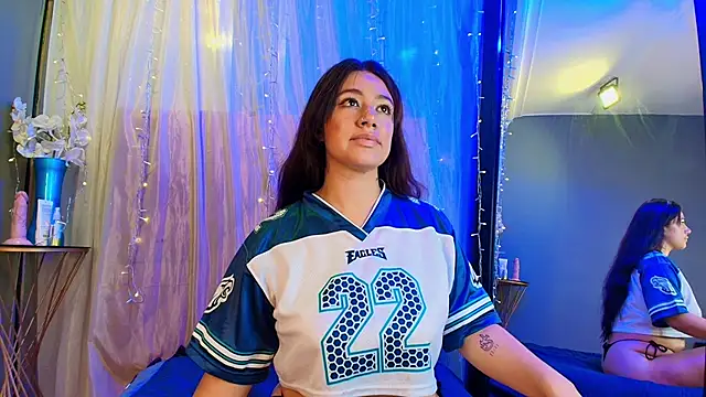 Shalyn Lux online show from November 7, 2025, 3:11 am