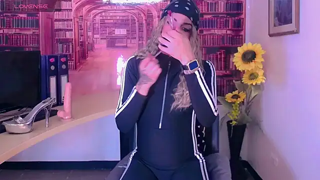 Ana sophia  online show from September 23, 2025, 1:51 pm