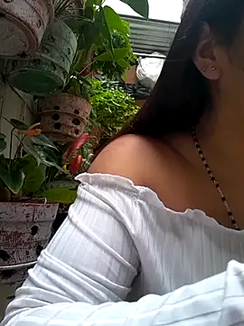 Snapshot of zairabreze chatting on October 29, 2025, 2:49 pm zairabreze online show from October 29, 2025, 2:49 pm