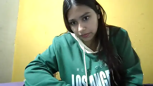 Snapshot of zairabreze chatting on September 16, 2025, 12:50 pm zairabreze online show from September 16, 2025, 12:50 pm