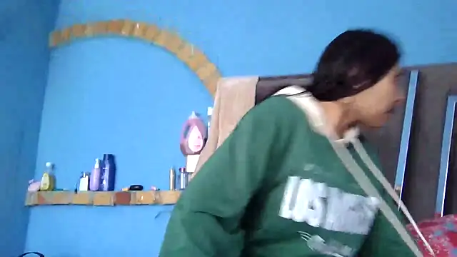 Snapshot of zairabreze chatting on September 24, 2025, 2:01 pm zairabreze online show from September 24, 2025, 2:01 pm