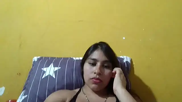 Snapshot of zairabreze chatting on October 26, 2025, 5:57 pm zairabreze online show from October 26, 2025, 5:57 pm