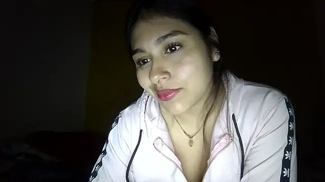 Snapshot of zairabreze chatting on January 11, 2026, 8:38 pm zairabreze online show from January 11, 2026, 8:38 pm