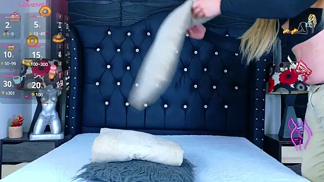 Keysha Queen  online show from October 17, 2025, 12:07 pm