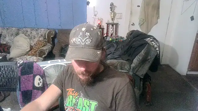 Poundtown1226 online show from September 11, 2025, 2:22 am