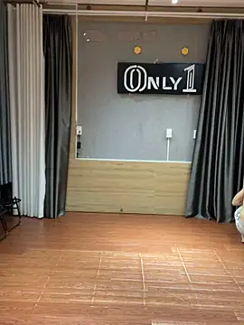 anhkiet huang online show from November 2, 2025, 9:58 am