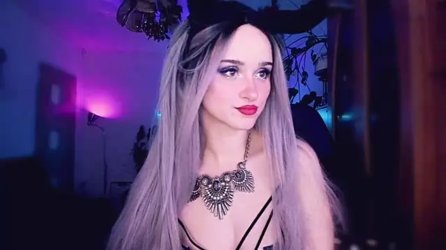 Snapshot of MistressJolie chatting on September 27, 2025, 6:41 am MistressJolie online show from September 27, 2025, 6:41 am