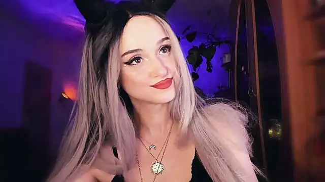 Snapshot of MistressJolie chatting on March 8, 2025, 4:56 am MistressJolie online show from March 8, 2025, 4:56 am