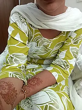 Snapshot of hot_sherni_1 chatting on October 15, 2025, 6:54 am hot sherni 1 online show from October 15, 2025, 6:54 am