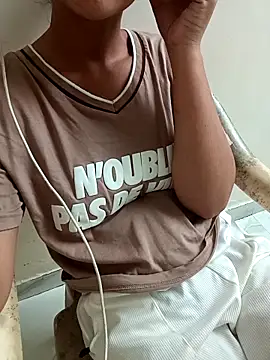 Snapshot of hot_sherni_1 chatting on September 25, 2025, 8:42 am hot sherni 1 online show from September 25, 2025, 8:42 am