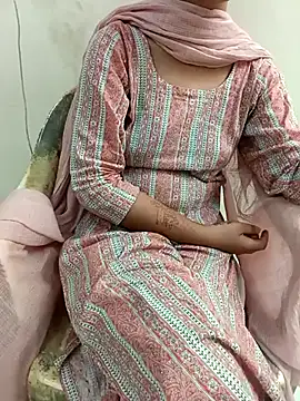 Snapshot of hot_sherni_1 chatting on October 5, 2025, 5:42 am hot sherni 1 online show from October 5, 2025, 5:42 am