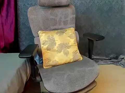 YoursSuku online show from September 15, 2025, 7:58 pm