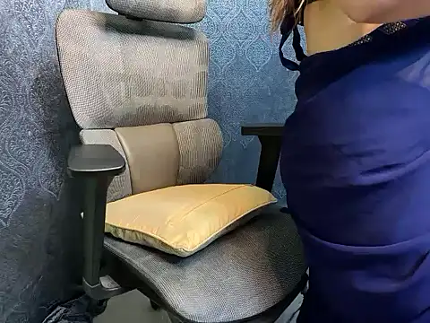 YoursSuku online show from September 28, 2025, 7:43 pm