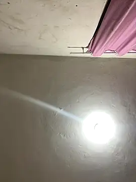 Katianesantos online show from October 5, 2025, 11:06 pm