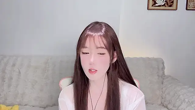 Snapshot of Xiao-runbao chatting on November 1, 2025, 2:11 pm Xiao-runbao online show from November 1, 2025, 2:11 pm