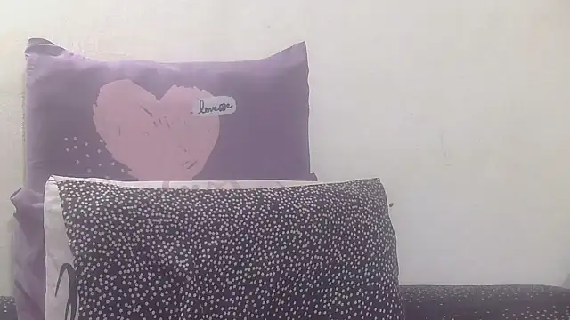 YummyDoll25 online show from September 17, 2025, 6:54 pm