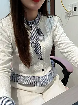 Snapshot of susu_baby chatting on February 13, 2026, 5:51 am susu baby online show from February 13, 2026, 5:51 am