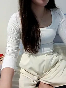 Snapshot of susu_baby chatting on February 4, 2026, 2:56 pm susu baby online show from February 4, 2026, 2:56 pm