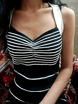 Snapshot of Daizy_Shah chatting on October 3, 2025, 2:29 pm Daizy Shah online show from October 3, 2025, 2:29 pm