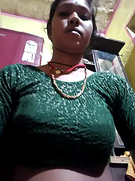 Snapshot of Fasfas2 chatting on October 5, 2025, 12:45 am Fasfas2 online show from October 5, 2025, 12:45 am