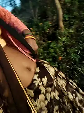 Snapshot of Fasfas2 chatting on November 3, 2025, 1:33 am Fasfas2 online show from November 3, 2025, 1:33 am