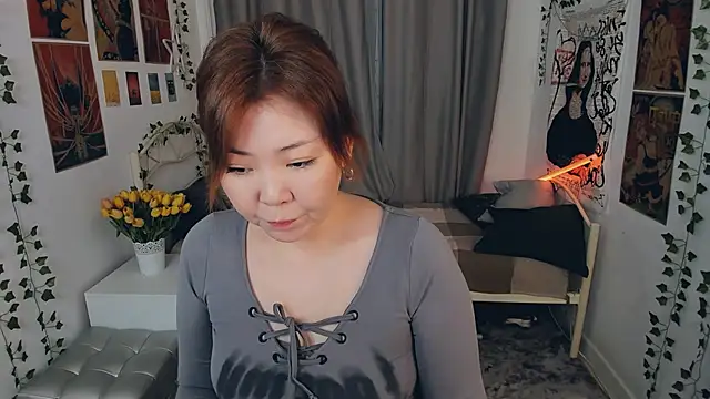 nazu chan online show from October 10, 2025, 11:11 am