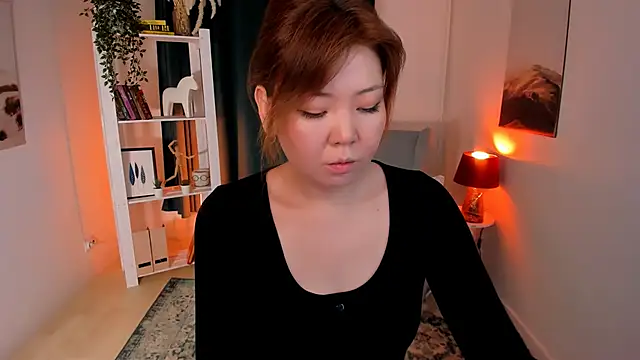 nazu chan online show from October 20, 2025, 10:49 am