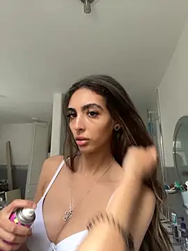 Snapshot of RoseyMae chatting on October 4, 2025, 11:56 am RoseyMae online show from October 4, 2025, 11:56 am