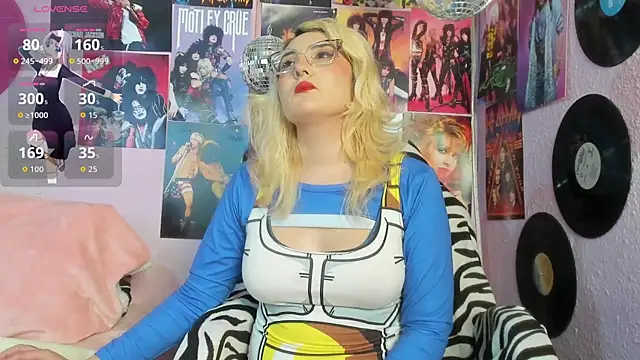 Avril Maria online show from December 3, 2025, 6:51 pm