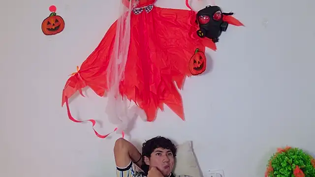 Laura and Kevin online show from October 18, 2025, 2:41 pm