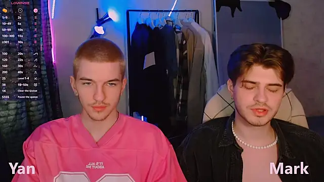 itsyanbb online show from November 17, 2025, 9:41 pm