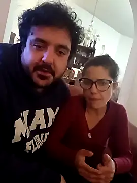 CasalTopaTudo online show from September 10, 2025, 4:06 pm