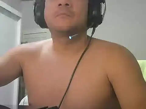 Snapshot of Miguelion2308 chatting on November 4, 2025, 2:04 am Miguelion2308 online show from November 4, 2025, 2:04 am