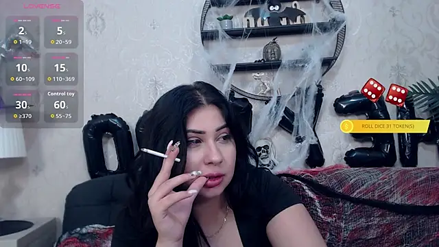 Snapshot of AnaysDivine chatting on October 22, 2025, 8:14 am AnaysDivine online show from October 22, 2025, 8:14 am