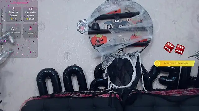 Snapshot of AnaysDivine chatting on October 27, 2025, 4:02 am AnaysDivine online show from October 27, 2025, 4:02 am