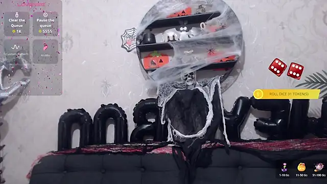 Snapshot of AnaysDivine chatting on October 28, 2025, 4:02 am AnaysDivine online show from October 28, 2025, 4:02 am